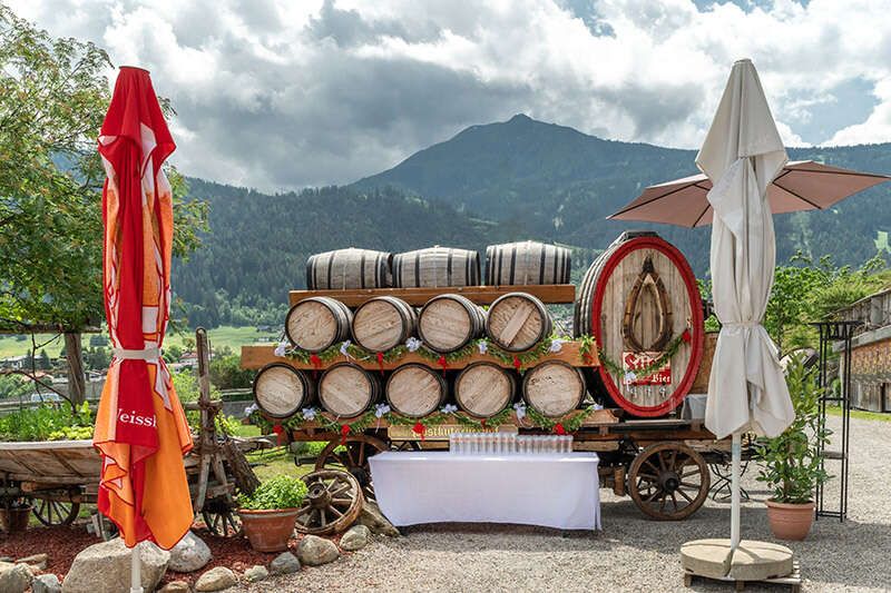 Bierfasswagen beim Restaurant Zur Rösslwirtin