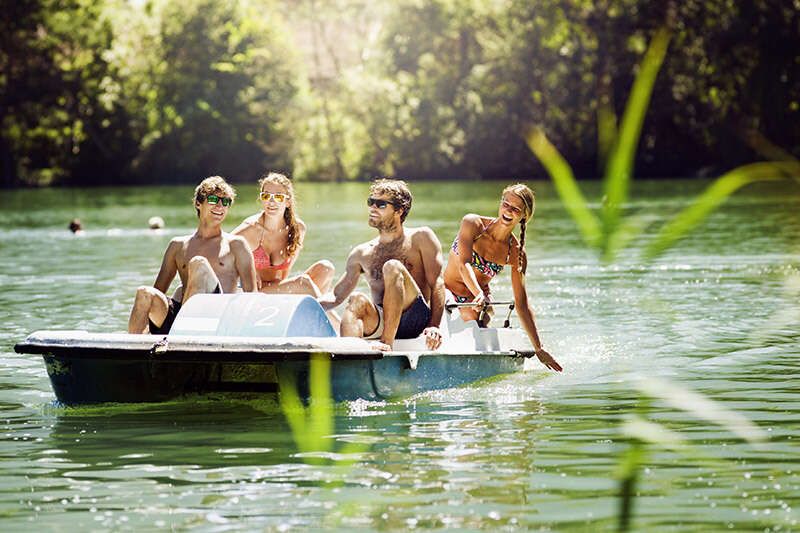 Boat tour on Lake Lans