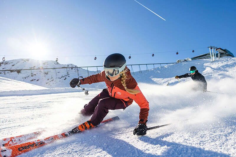 Skifahren im Skigebiet Axamer Lizum