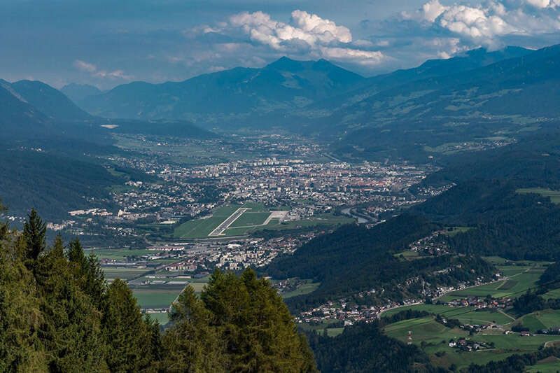 Ausblick ins Tal in Tirol